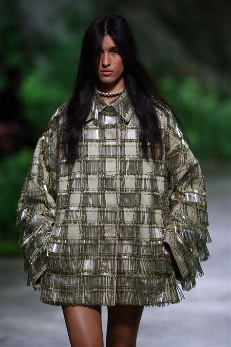 desfile gucci 2025 londres.